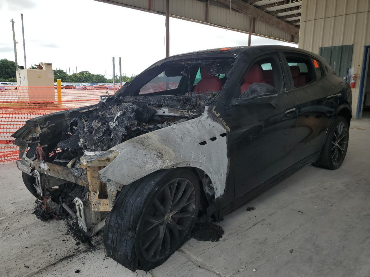 2023 Maserati Grecale Modena, VIN ZN682AVM8P7432138 — Burn