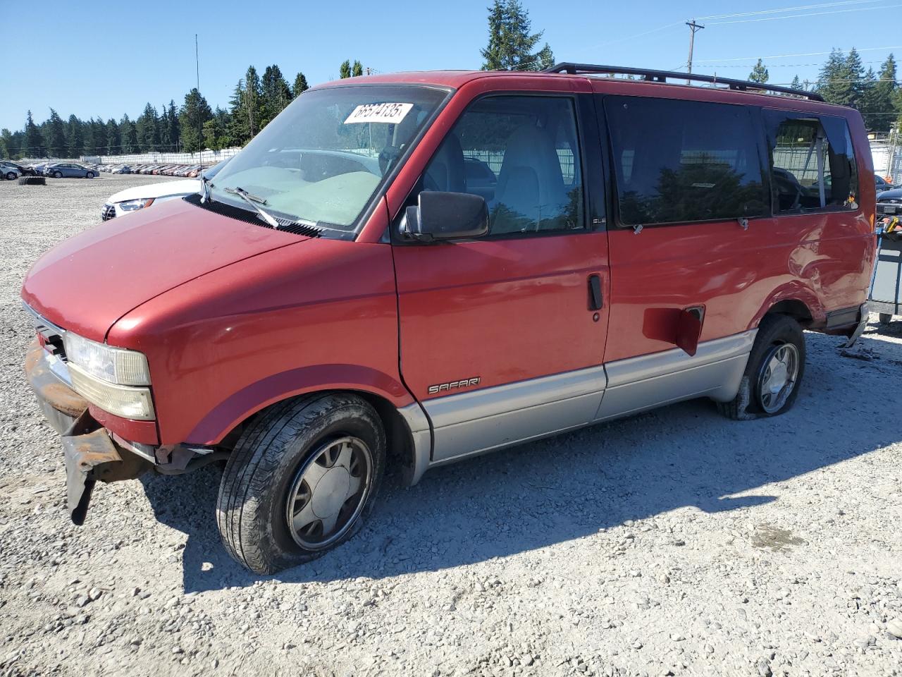 1997 GMC Safari, VIN 1GKDM19W1VB541285 — Front end