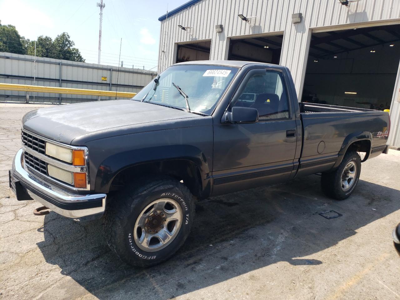 1991 Chevrolet K2500, VIN 1GCGK24K0ME218979 — Interior fire