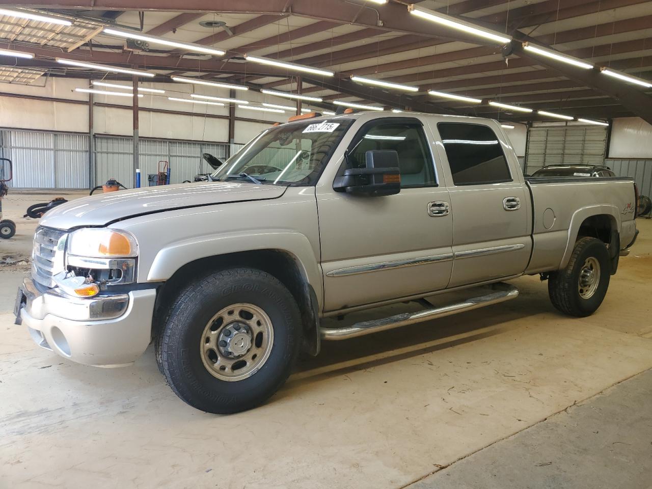 2006 GMC Sierra 1500HD SLE1, VIN 1GTGK13U16F167938 — Front end