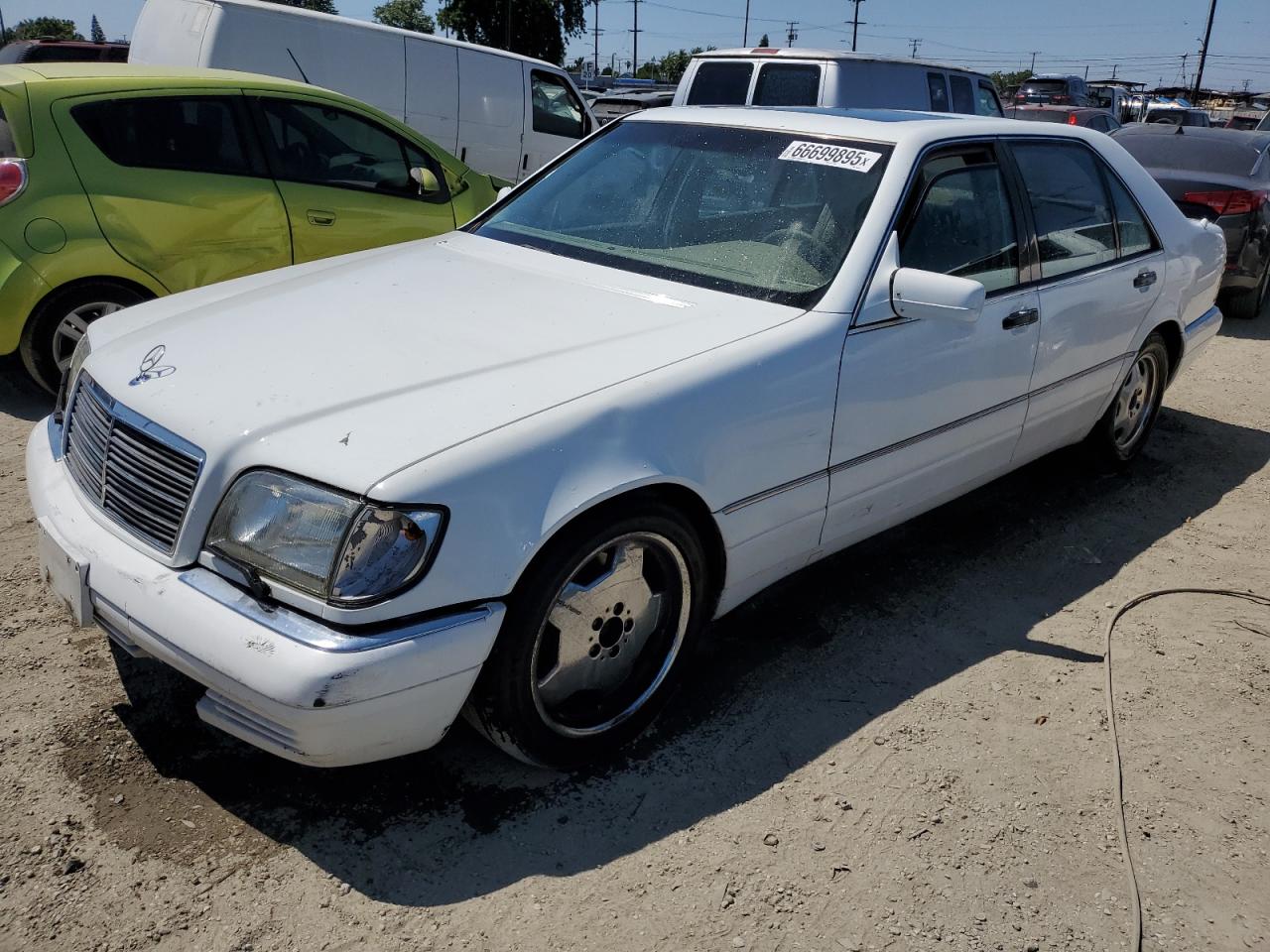 1998 Mercedes-Benz S 320/430/500, VIN WDBGA51G0WA396906 — Side