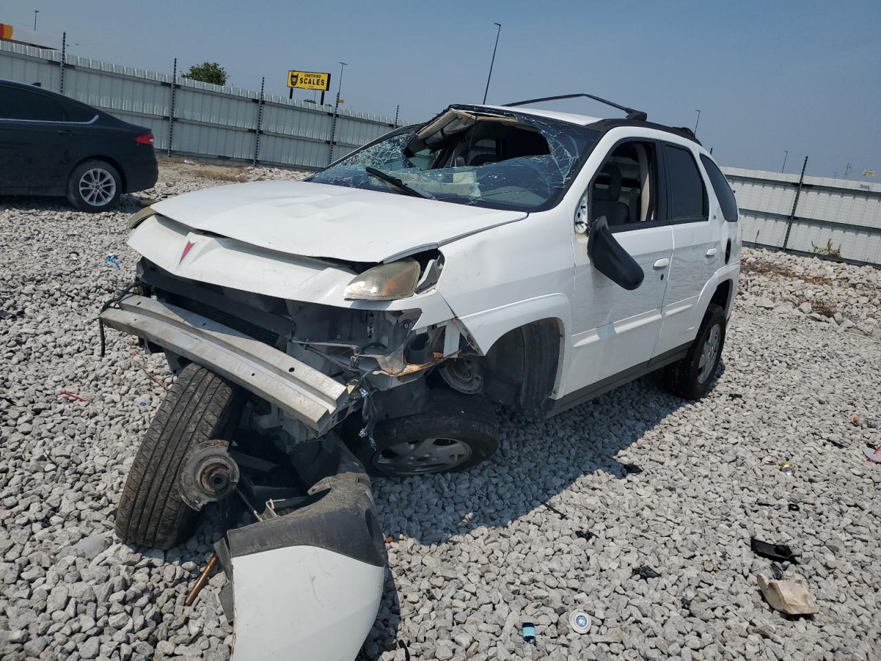 2002 Pontiac Aztek, VIN 3G7DA03EX2S586691 — Front end