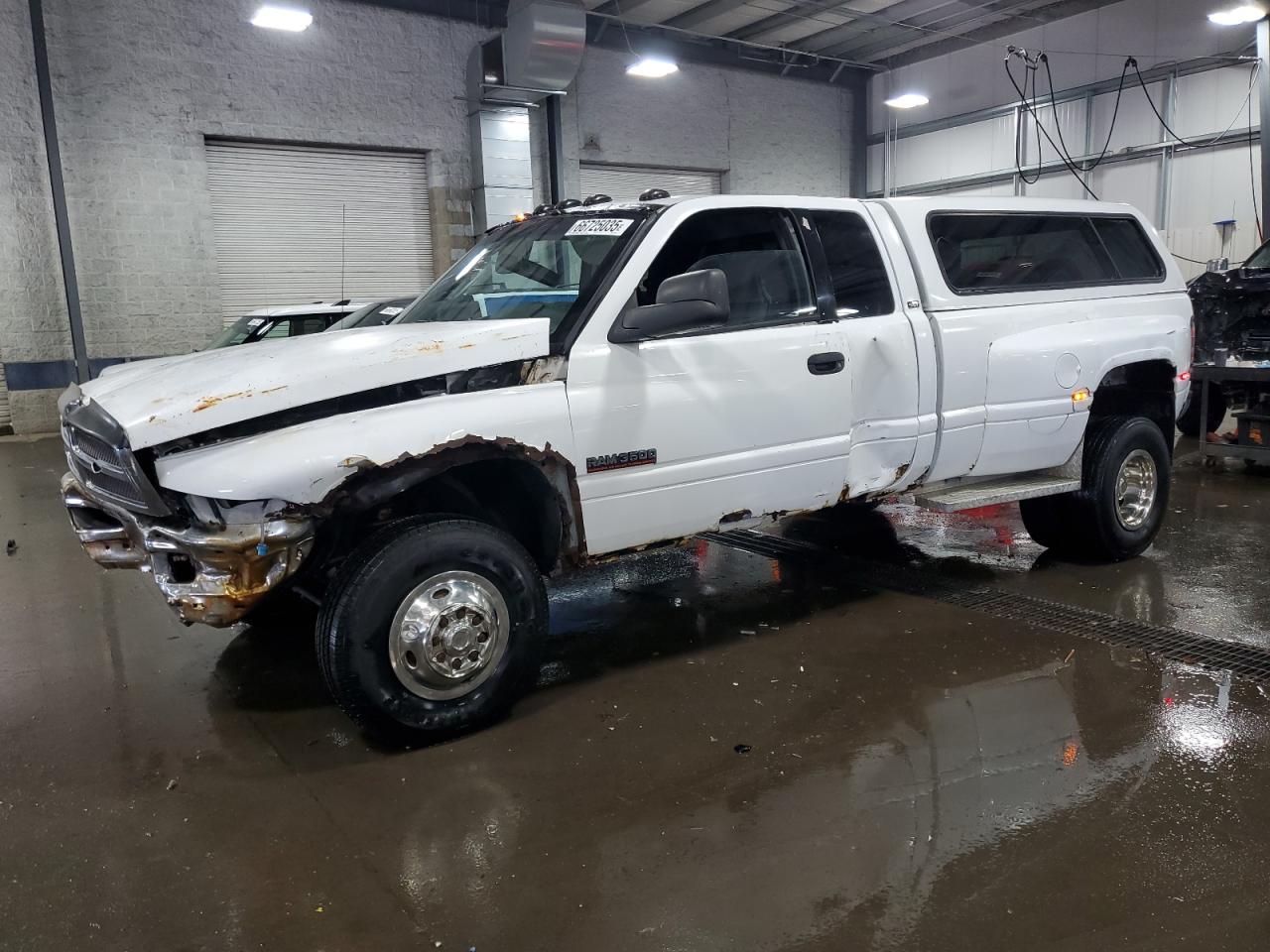 2001 Dodge 3500, VIN 1B7MF33761J516885 — Перед