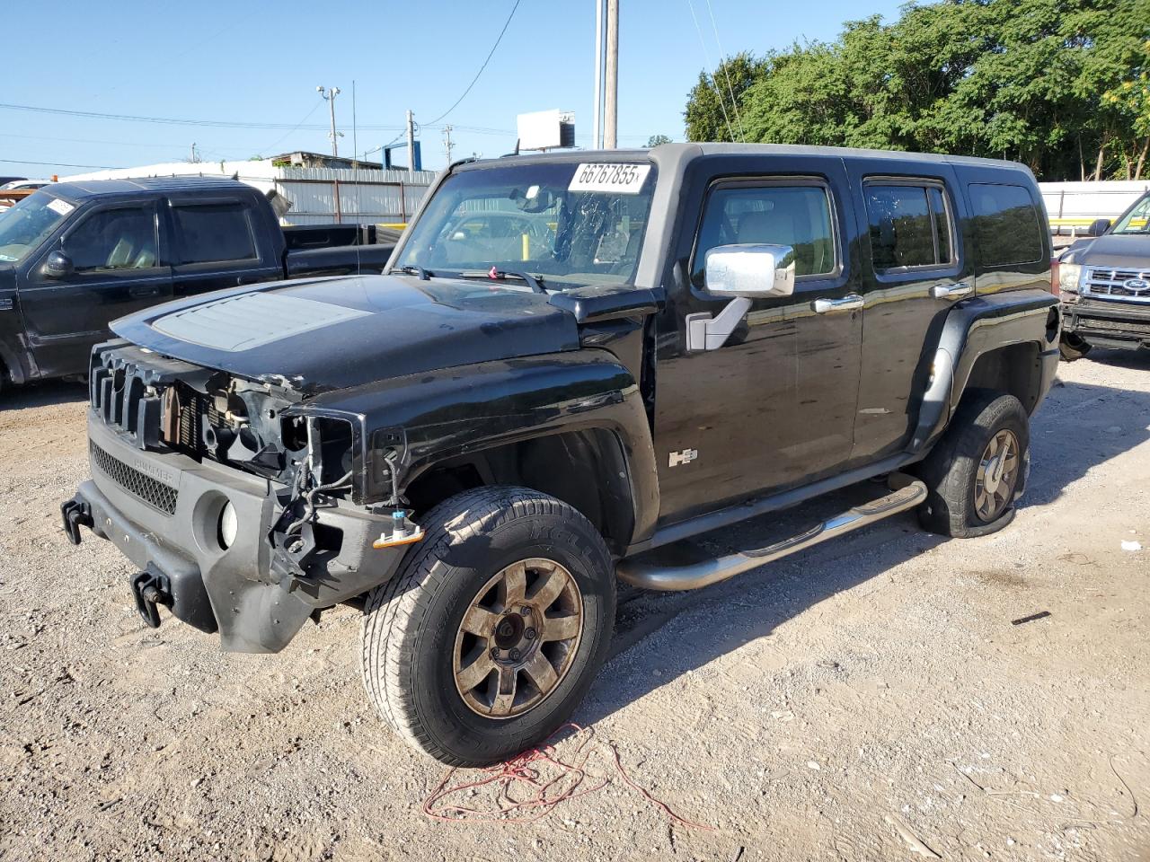 2010 Hummer H3 Luxury, VIN 5GTMNJEE9A8120629 — Front end