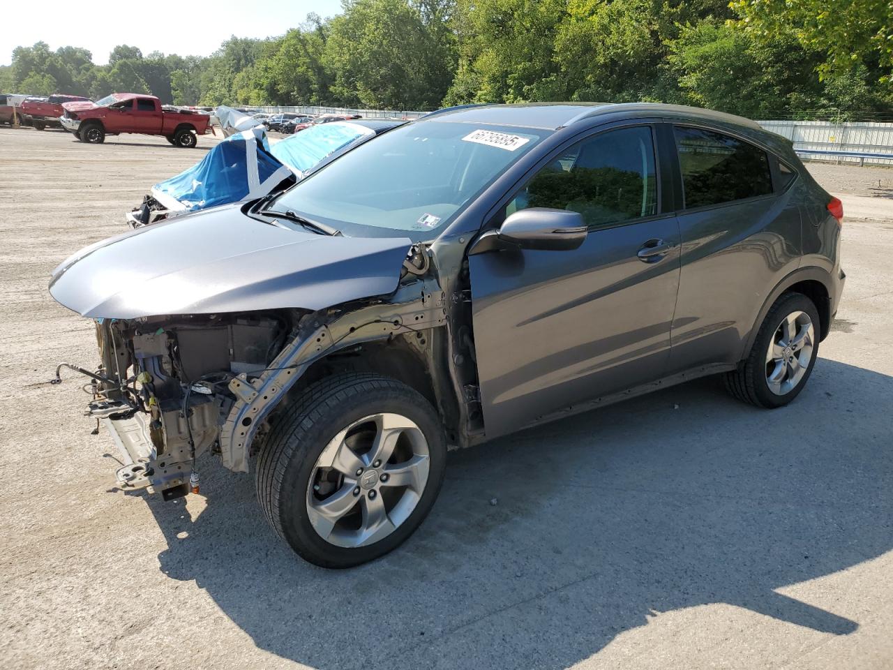 2017 Honda HR-V EX-L, VIN 3CZRU6H70HM722121 — Front end