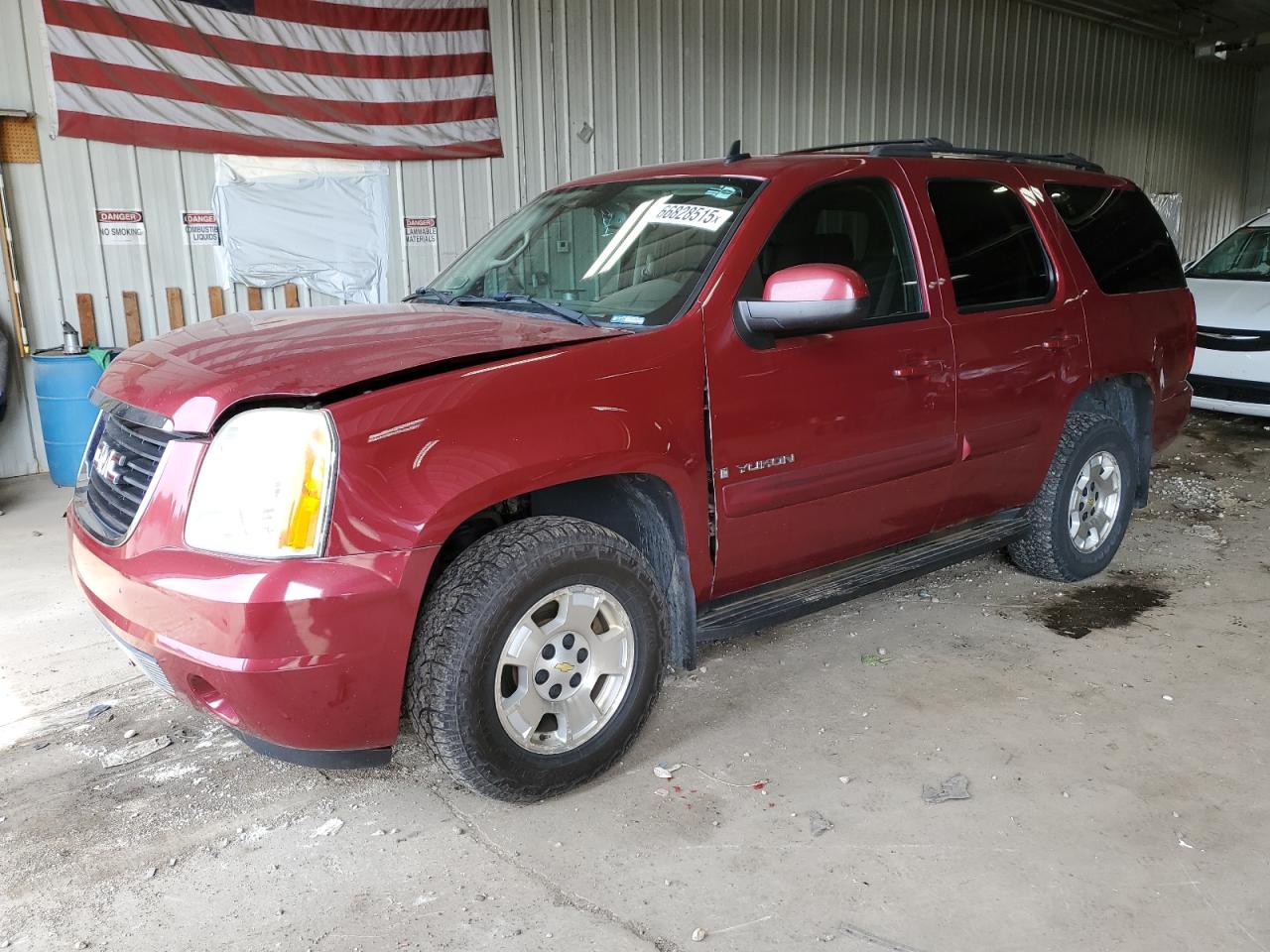 2007 GMC Yukon SLE, VIN 1GKFK13077J302397 — Front end