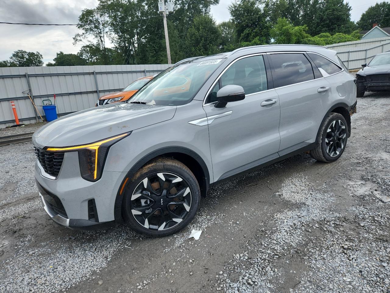 2025 Kia Sorento EX, VIN 5XYRH4JF3SG385948 — Rear end