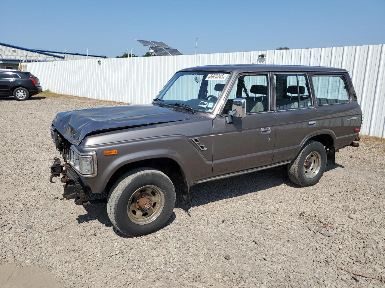 1989 Toyota Land Cruiser, VIN JT3FJ62G6K1109245 — Front end