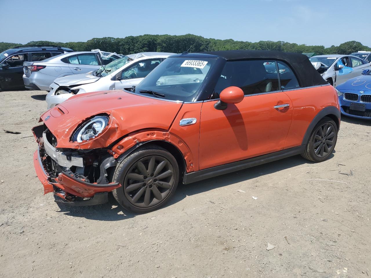 2019 MINI Convertible Cooper S, VIN WMWWG9C57K3E40509 — Перед