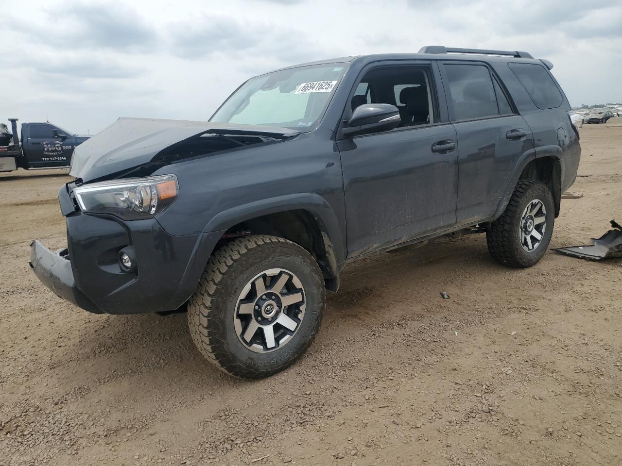 2024 Toyota 4Runner SR5 Premium, VIN JTENU5JR9R6290832 — Front end