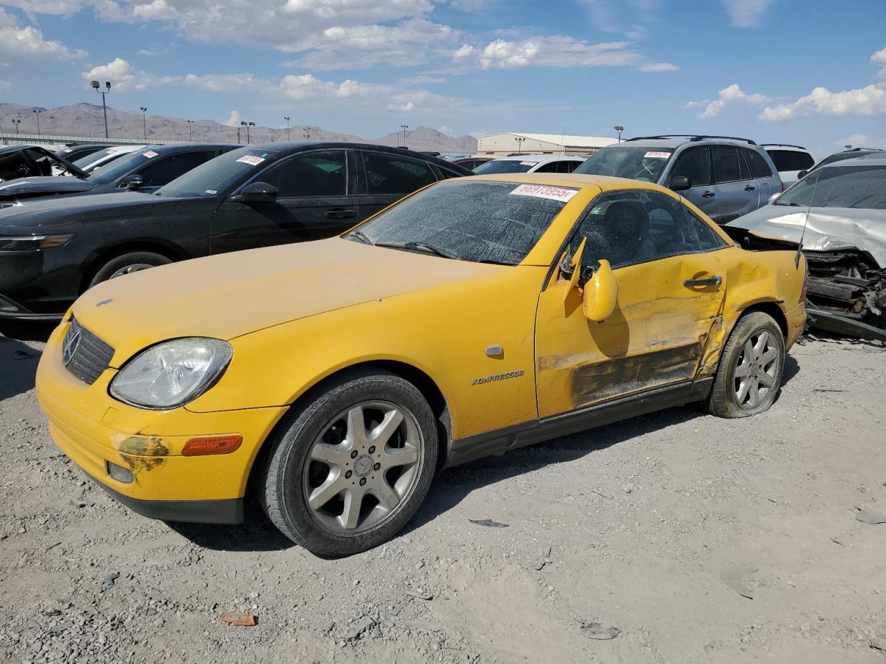 1999 Mercedes-Benz SLK 230/320, VIN WDBKK47F4XF130728 — Rear end