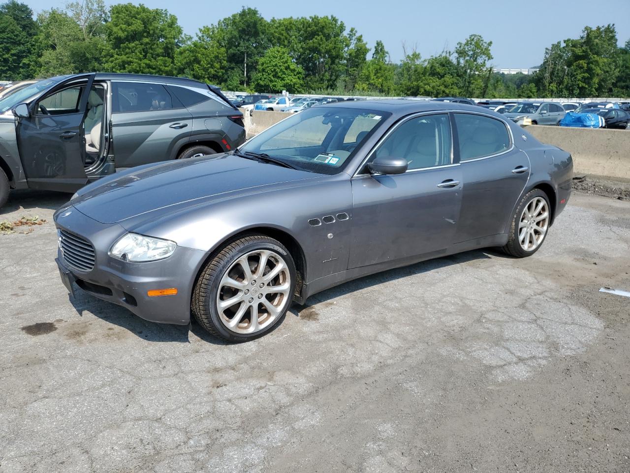 2005 Maserati Quattroporte, VIN ZAMCE39A650019005 — Roof
