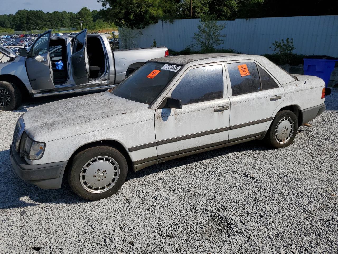 1989 Mercedes-Benz 300 E, VIN WDBEA30D8KA979071 — Biohazard / chemical