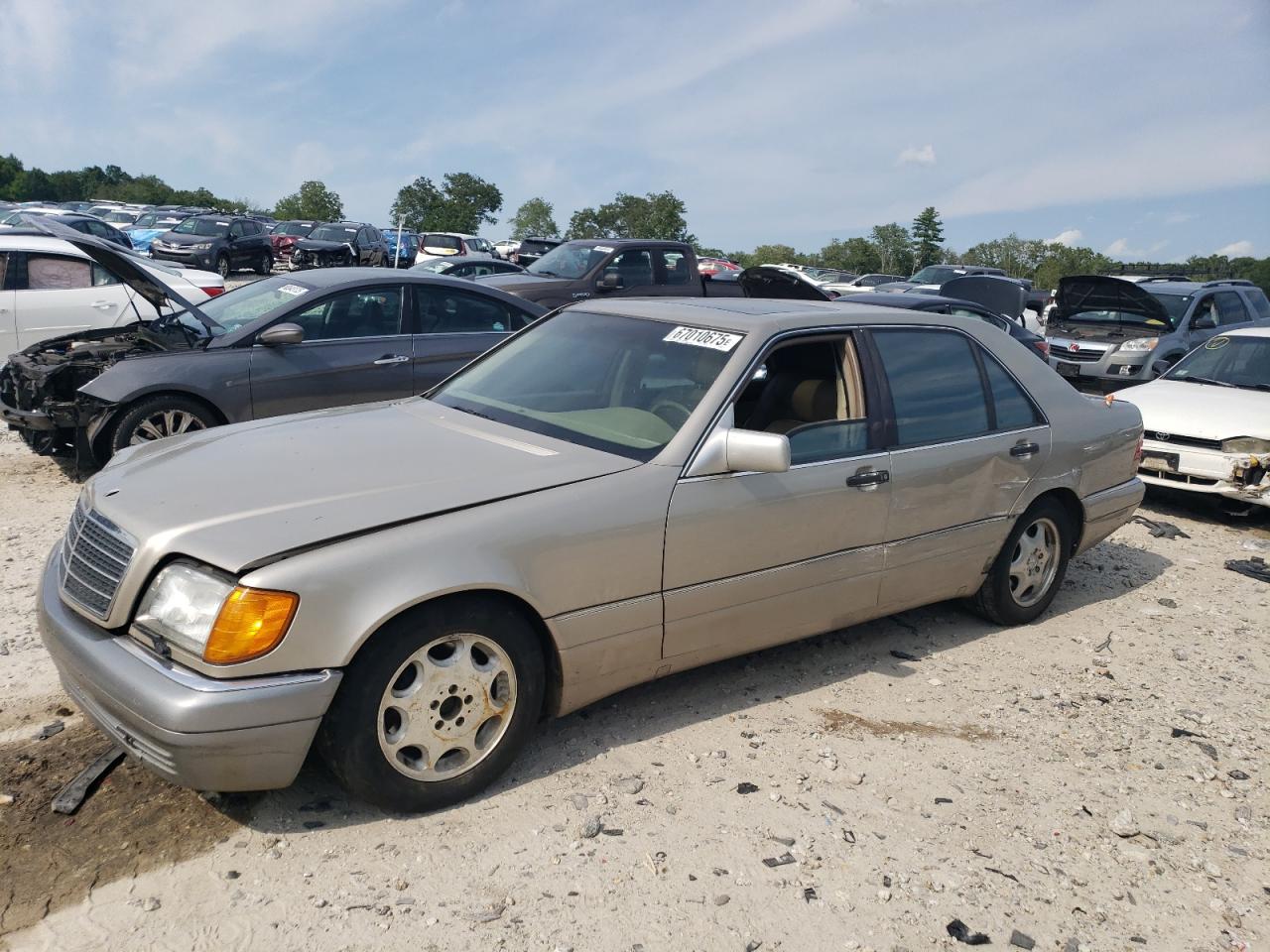 1999 Mercedes-Benz S 320/430/500, VIN WDBGA43G2XA425539 — Front end