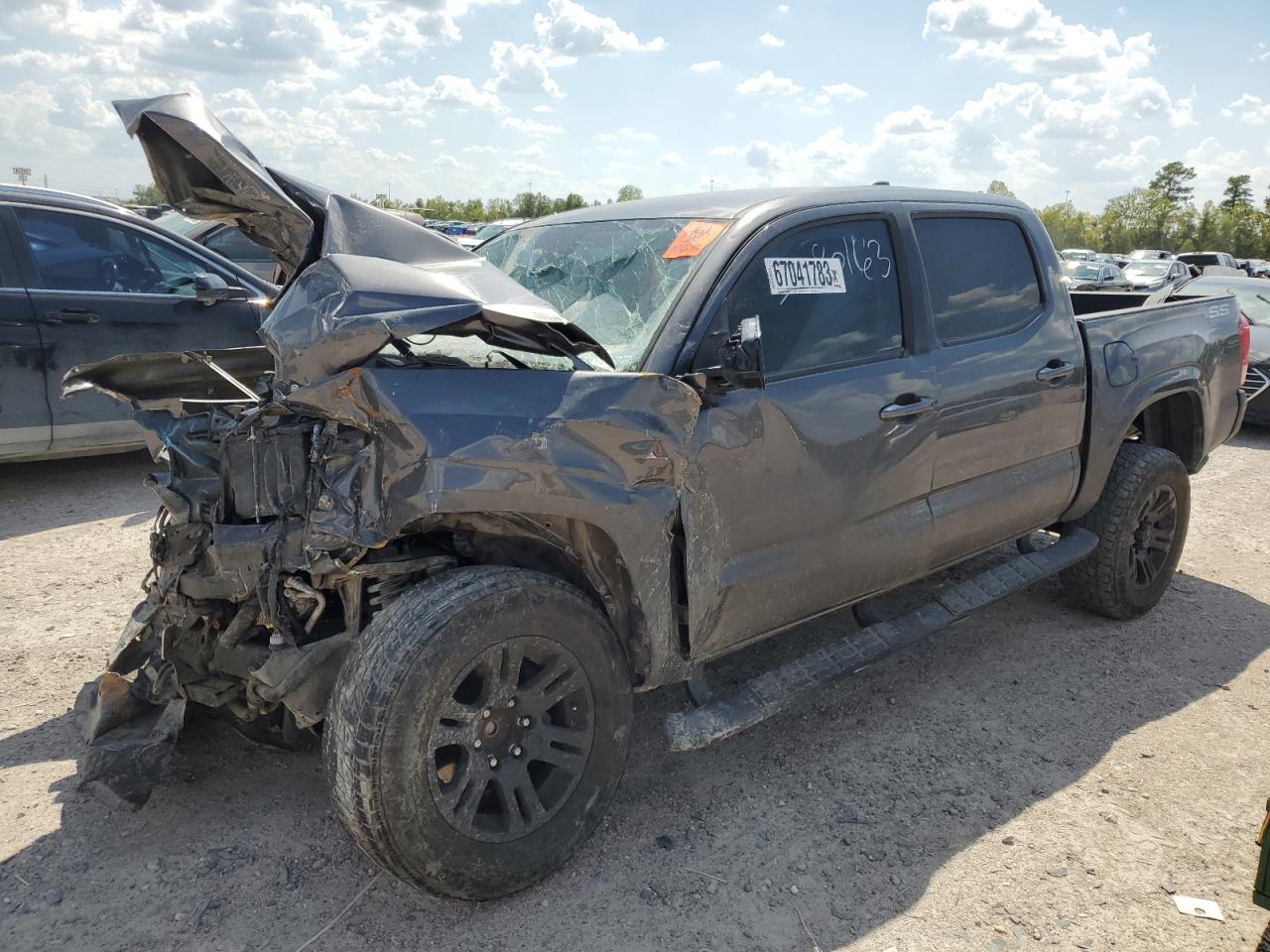 2021 Toyota Tacoma SR, VIN 5TFAX5GN2MX192372 — Front end