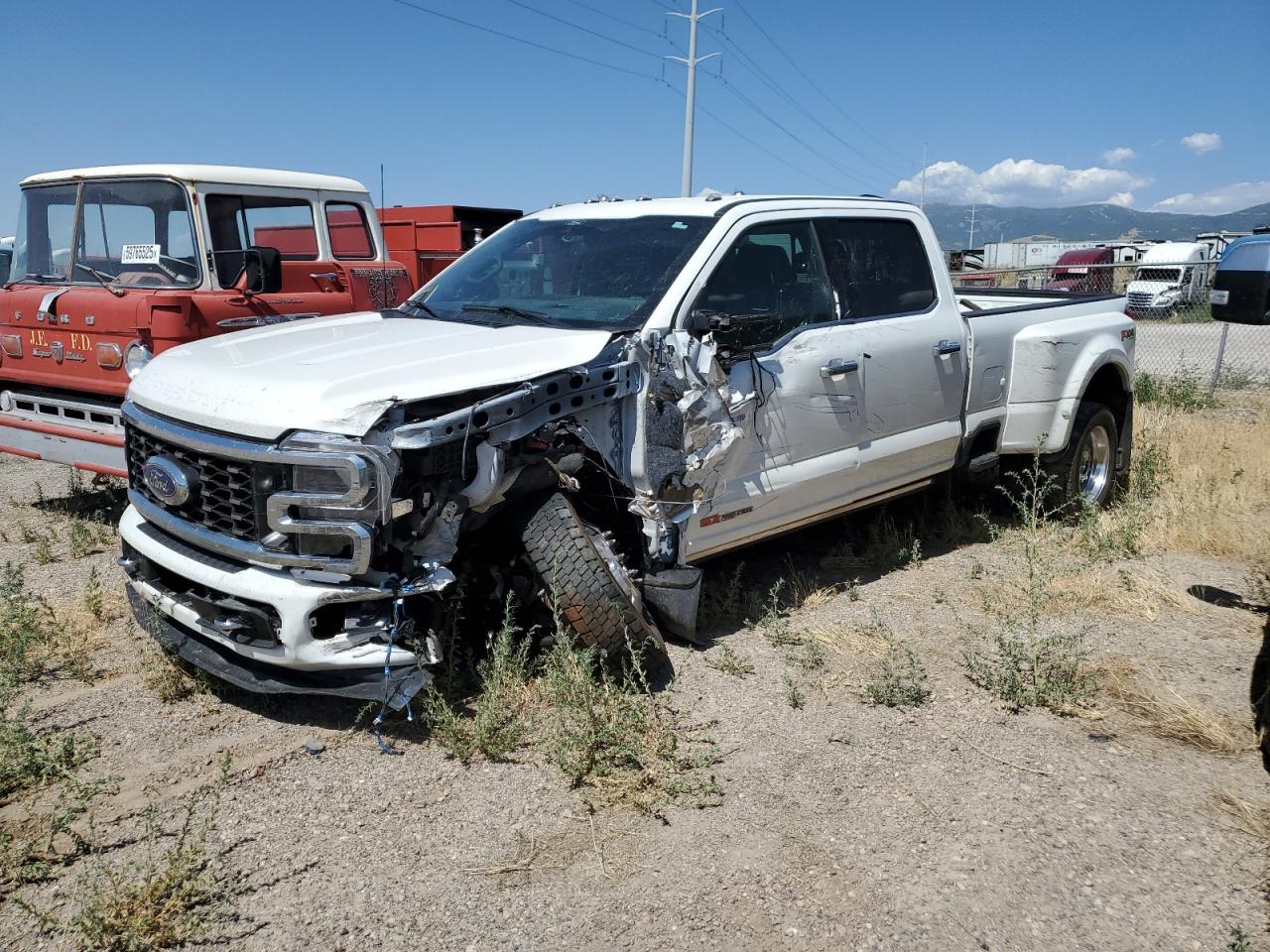 2024 Ford F-450 XL, VIN 1FT8W4DMXRED79076 — Front end