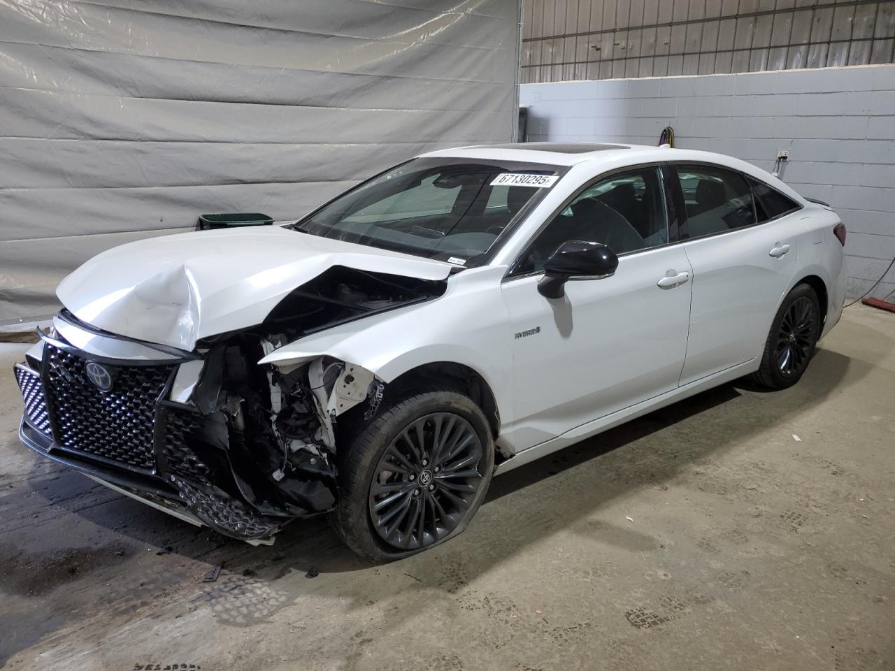 2020 Toyota Avalon Hybrid XSE, VIN 4T1E21FB9LU015166 — Front end