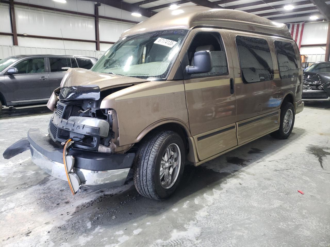 2004 Chevrolet Express Passenger, VIN 1GBFG15T441151958 — Front end