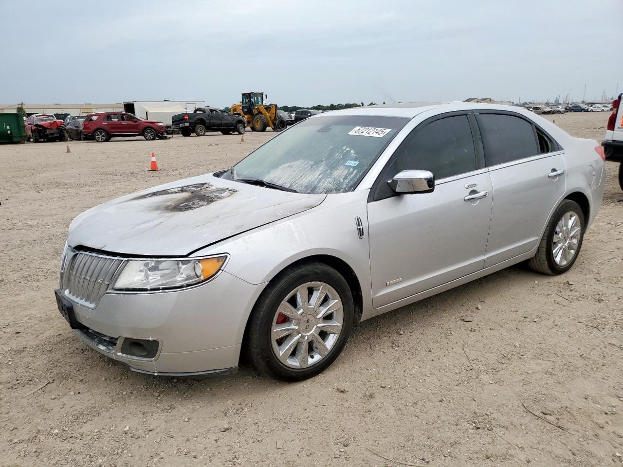 2011 Lincoln MKZ Hybrid, VIN 3LNDL2L31BR753352 — Engine fire