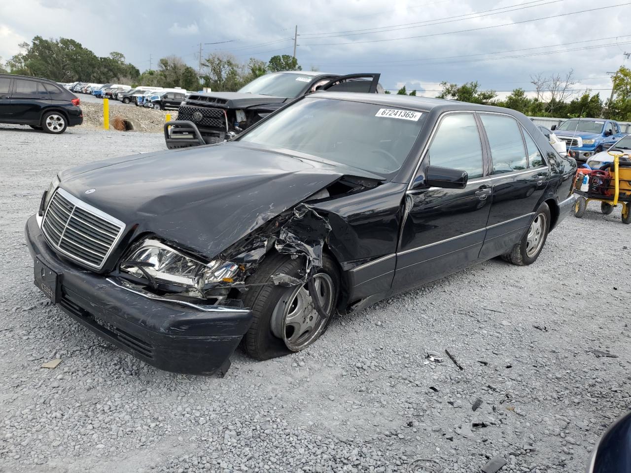1998 Mercedes-Benz S 320/430/500, VIN WDBGA33G7WA391509 — Front end