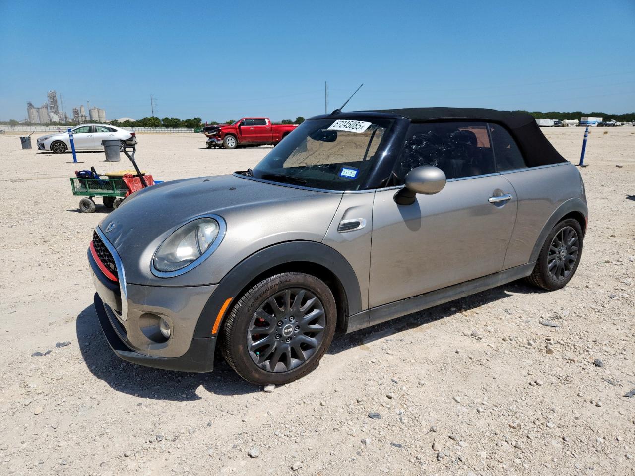 2017 MINI Convertible Cooper, VIN WMWWG5C35H3C20513 — Перед