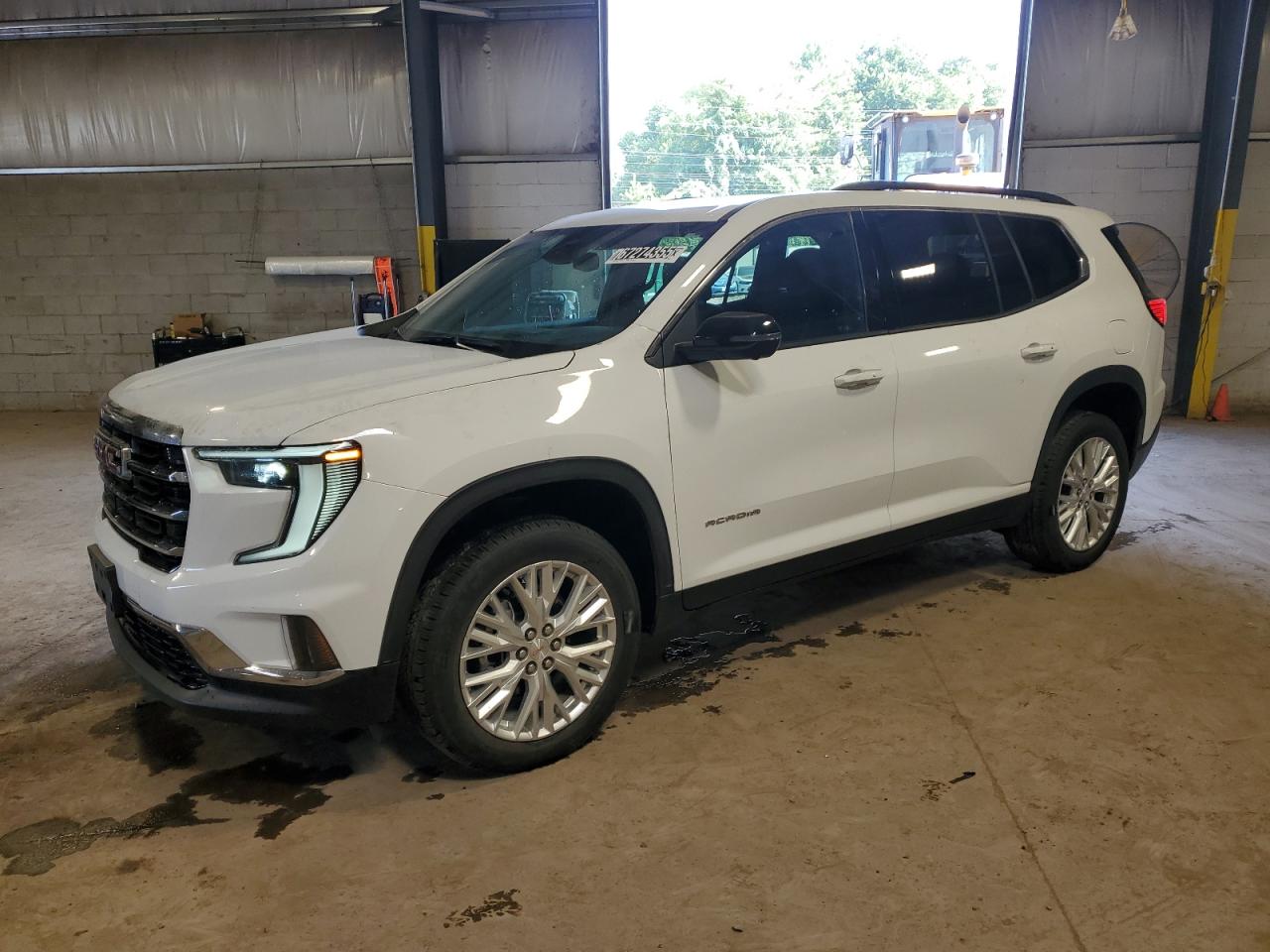 2024 GMC Acadia AWD Elevation, VIN 1GKENNKS2RJ200070 — Фото с аукциона