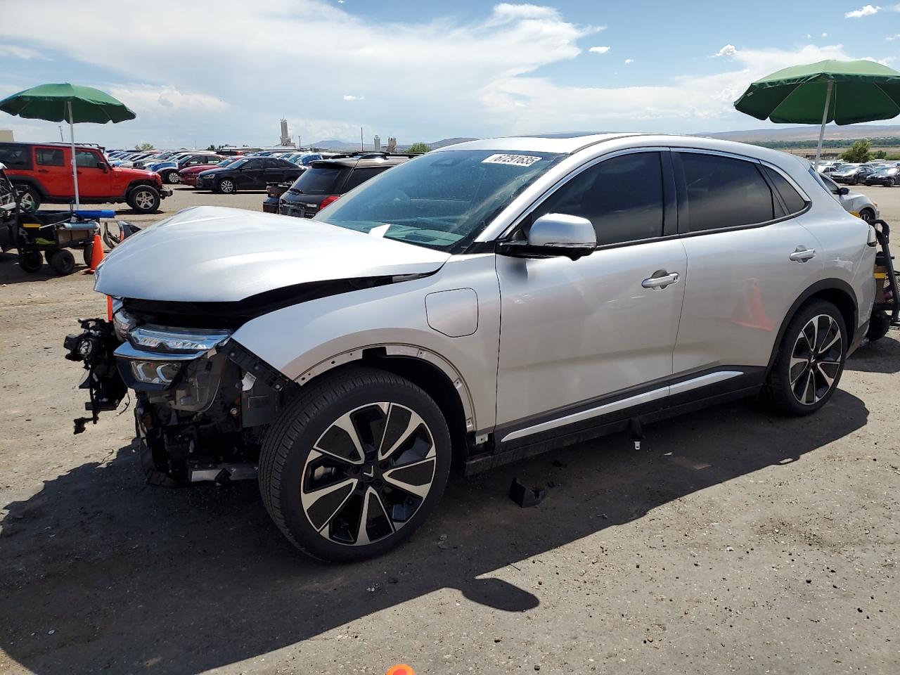 2024 VinFast VF 8 Plus, VIN RLLV1AFA2RH004905 — Перед