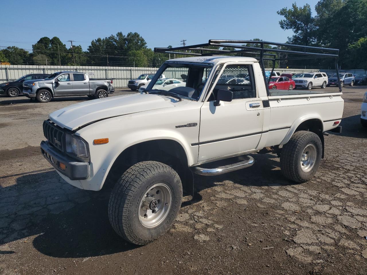 1982 Toyota Pickup, VIN JT4RN38S7C0023490 — Бок