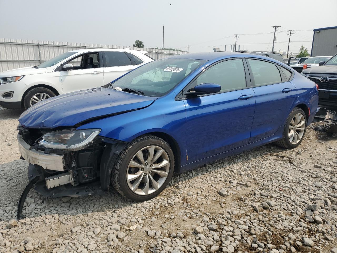 2015 Chrysler 200 S, VIN 1C3CCCBB8FN675261 — Front end
