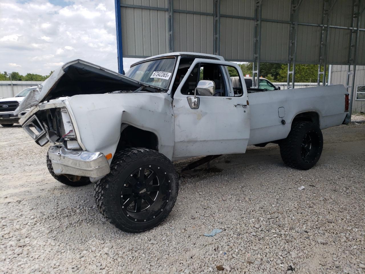 1989 Dodge D/W 250, VIN 1B7JM26Z9KS094767 — Front end