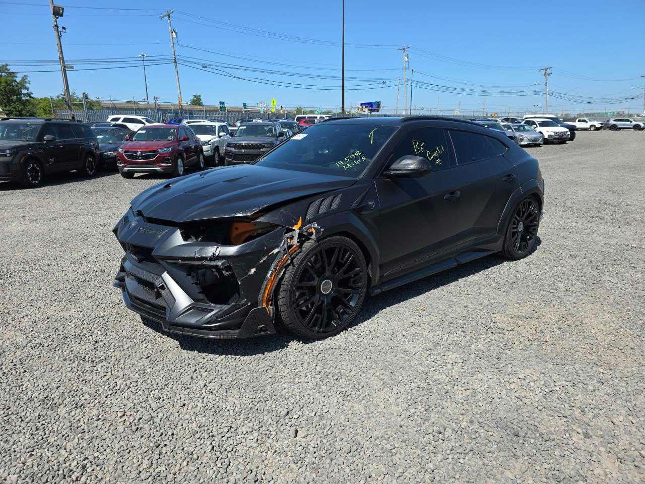 2021 Lamborghini Urus, VIN ZPBUA1ZL0MLA13555 — Front end