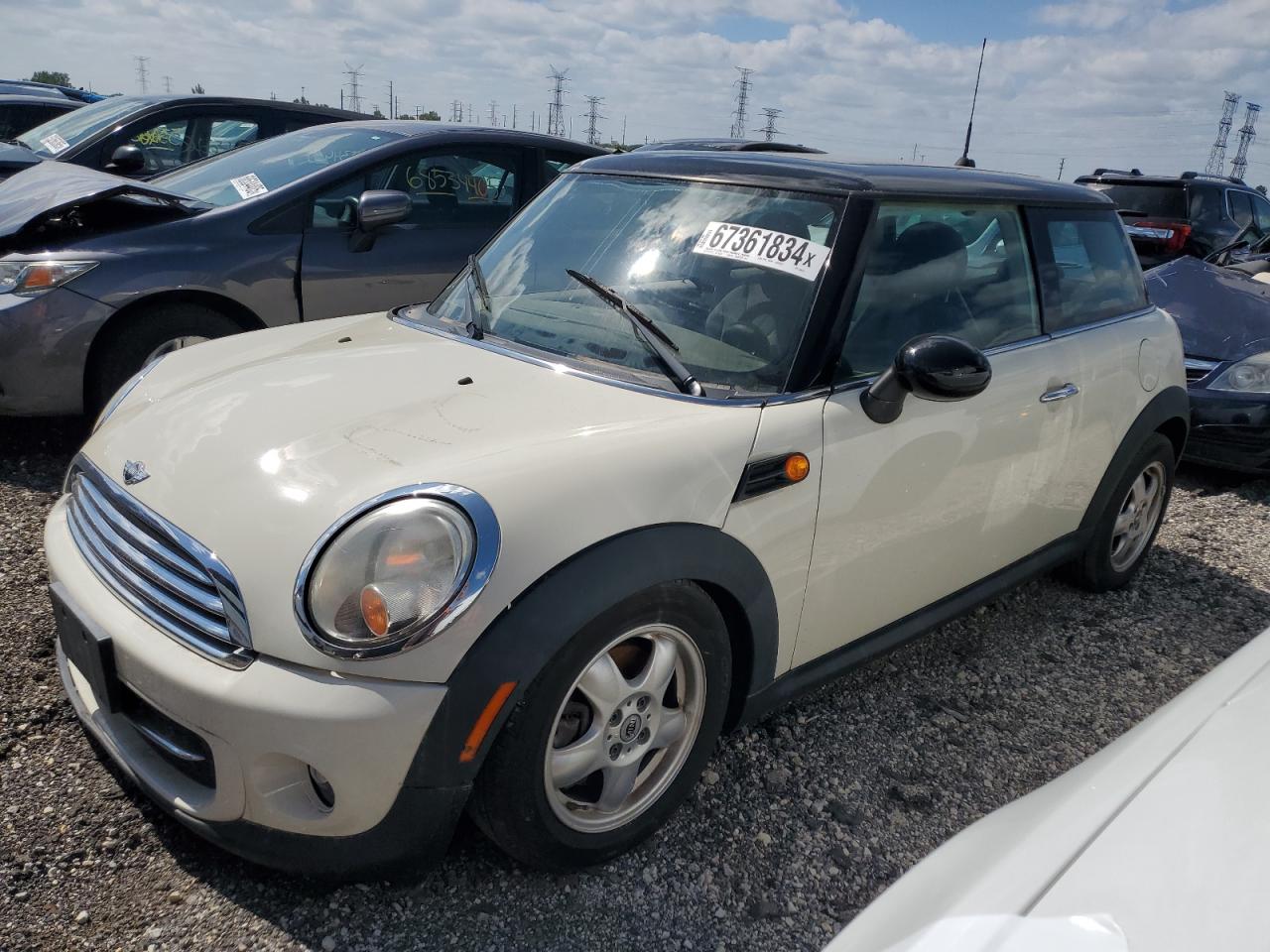 2011 MINI Hardtop, VIN WMWSU3C50BTX96947 — Пожар в салоне