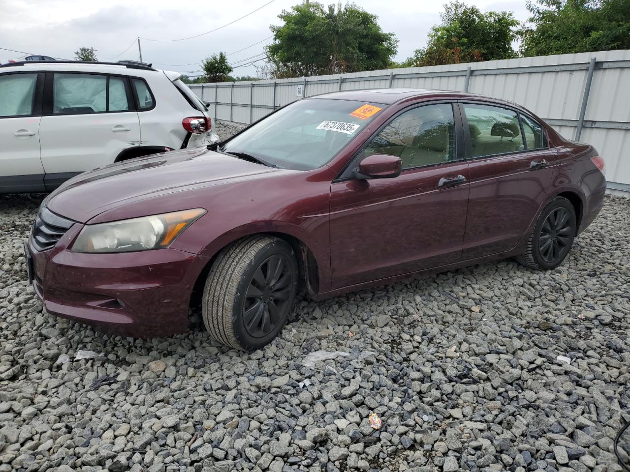 2011 Honda Accord EX-L, VIN 1HGCP3F83BA025786 — Auction photo