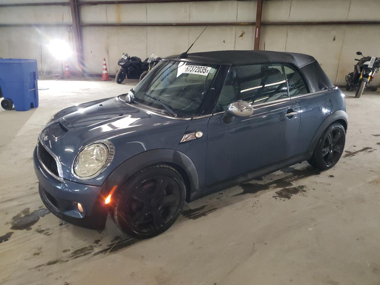 2010 MINI Convertible S, VIN WMWMS3C53ATY51016 — Мелкие вмятины и царапины