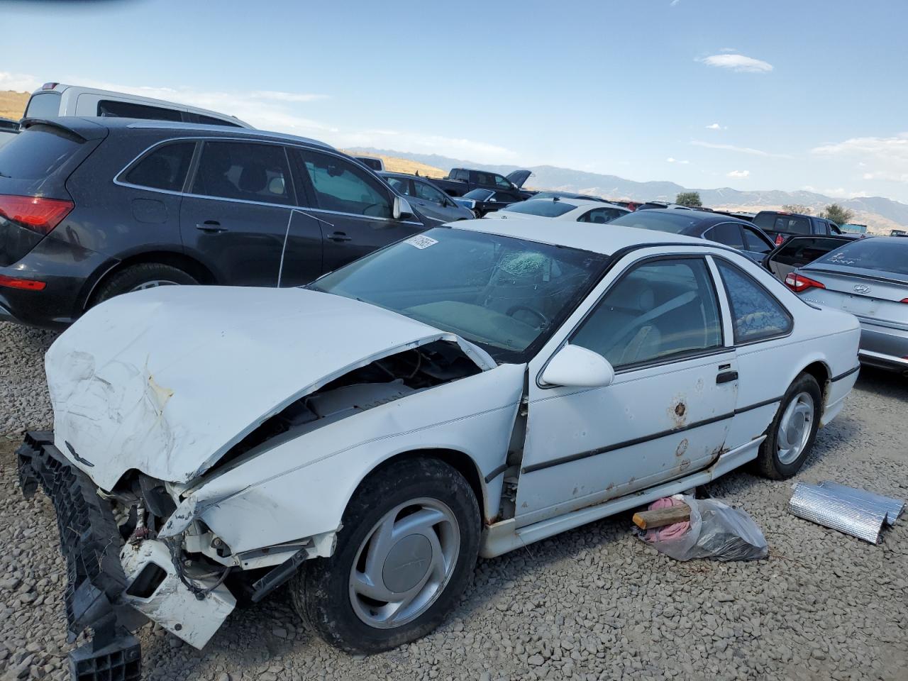 1991 Ford Thunderbird LX, VIN 1FAPP62T0MH148473 — Front end