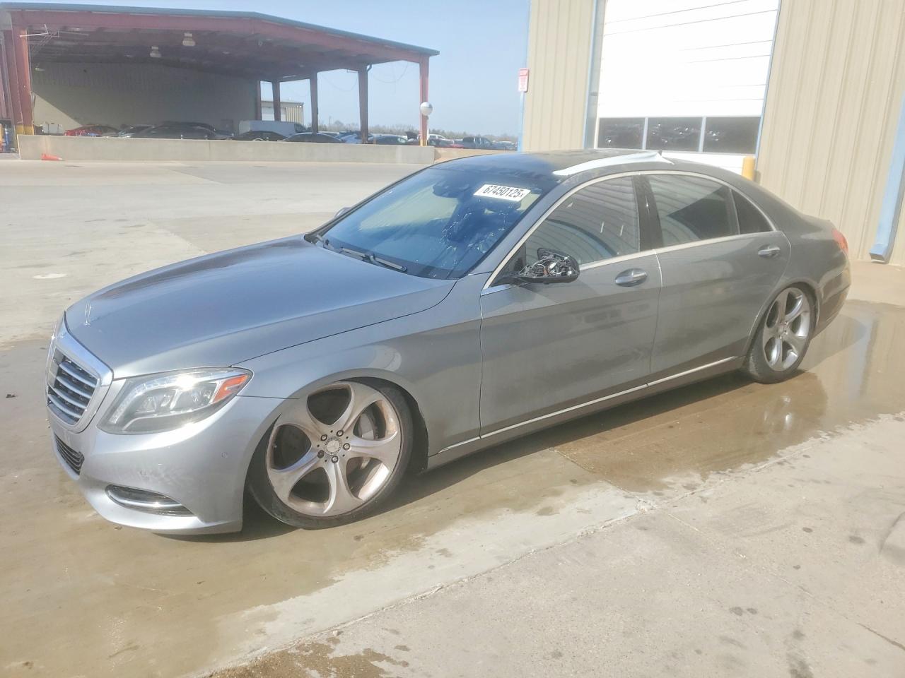 2015 Mercedes-Benz S 550, VIN WDDUG8CB2FA146112 — Auction photo 1 of 4