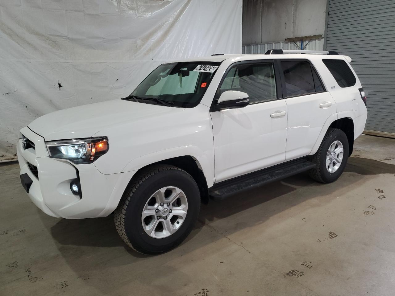 2024 Toyota 4Runner SR5 Premium, VIN JTENU5JR3R6284976 — Normal wear