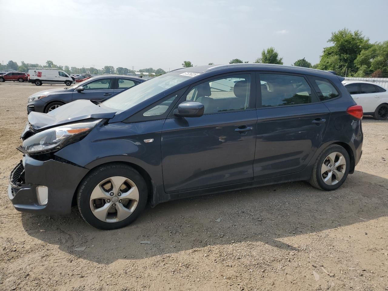 2014 Kia Rondo LX, VIN KNAHT8A3XE7048506 — Front end