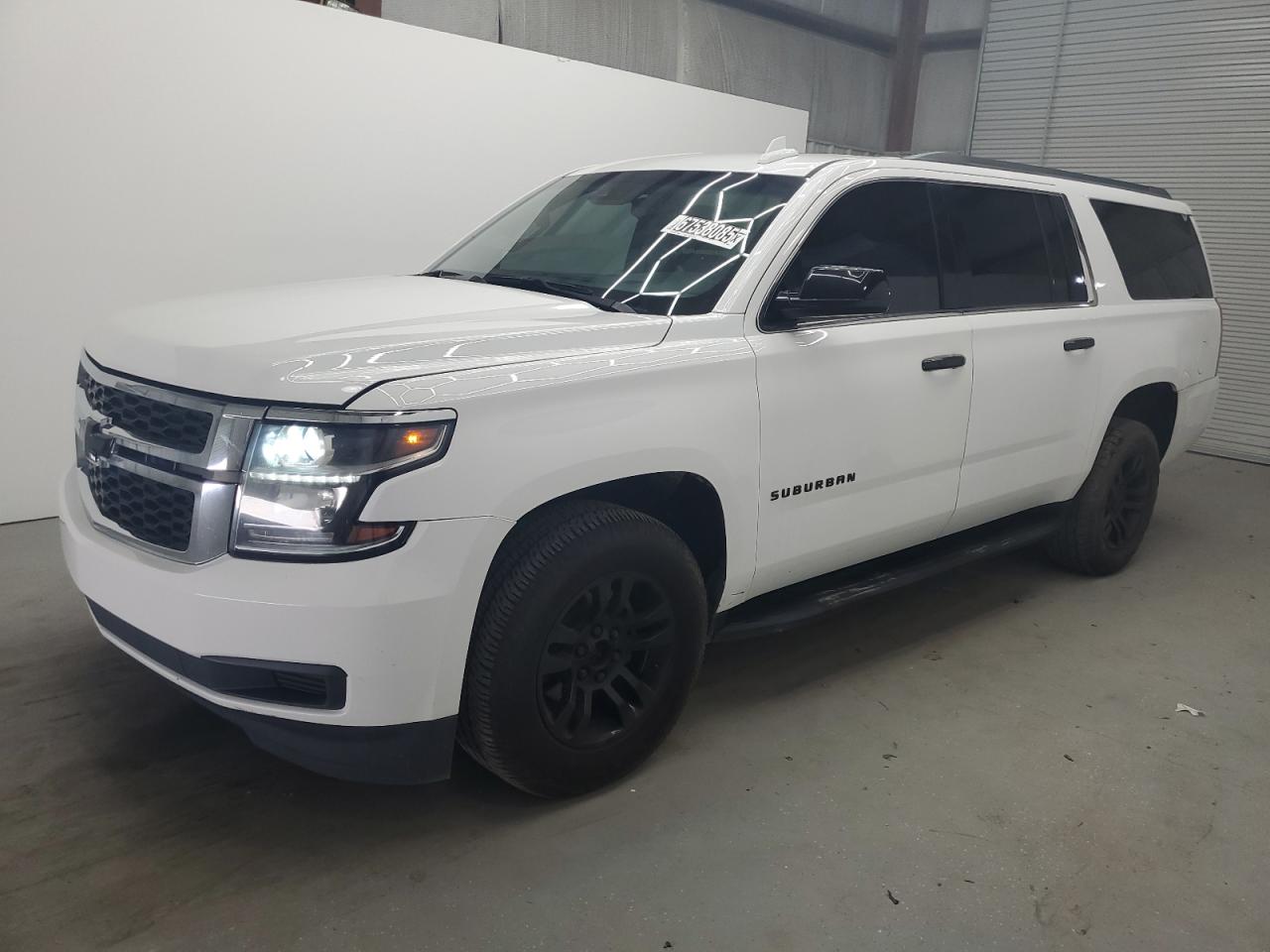 2018 Chevrolet Suburban LT, VIN 1GNSKHKC5JR193646 — Auction photo