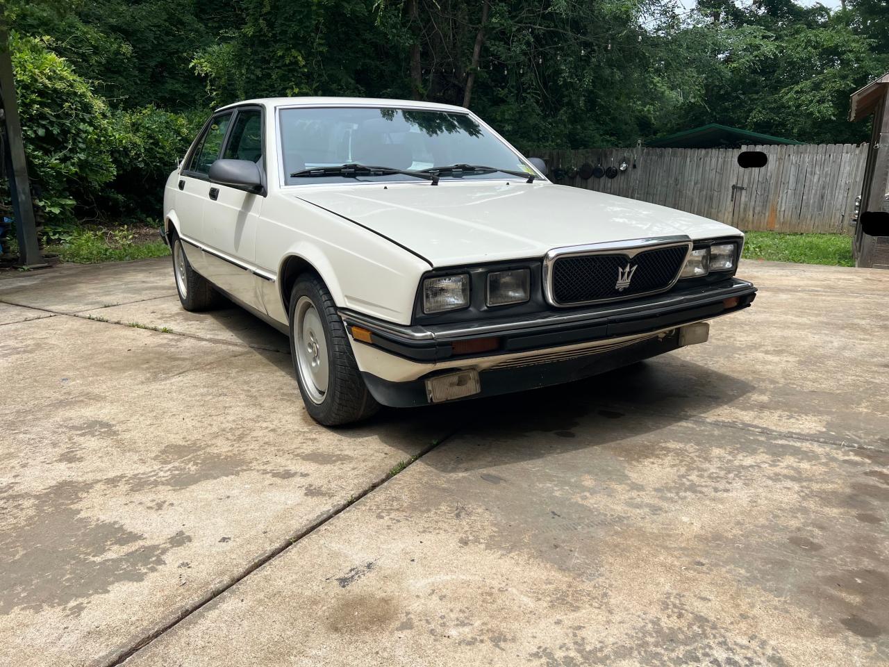 1990 Maserati 430, VIN ZAMBN1206LB328797 — Normal wear