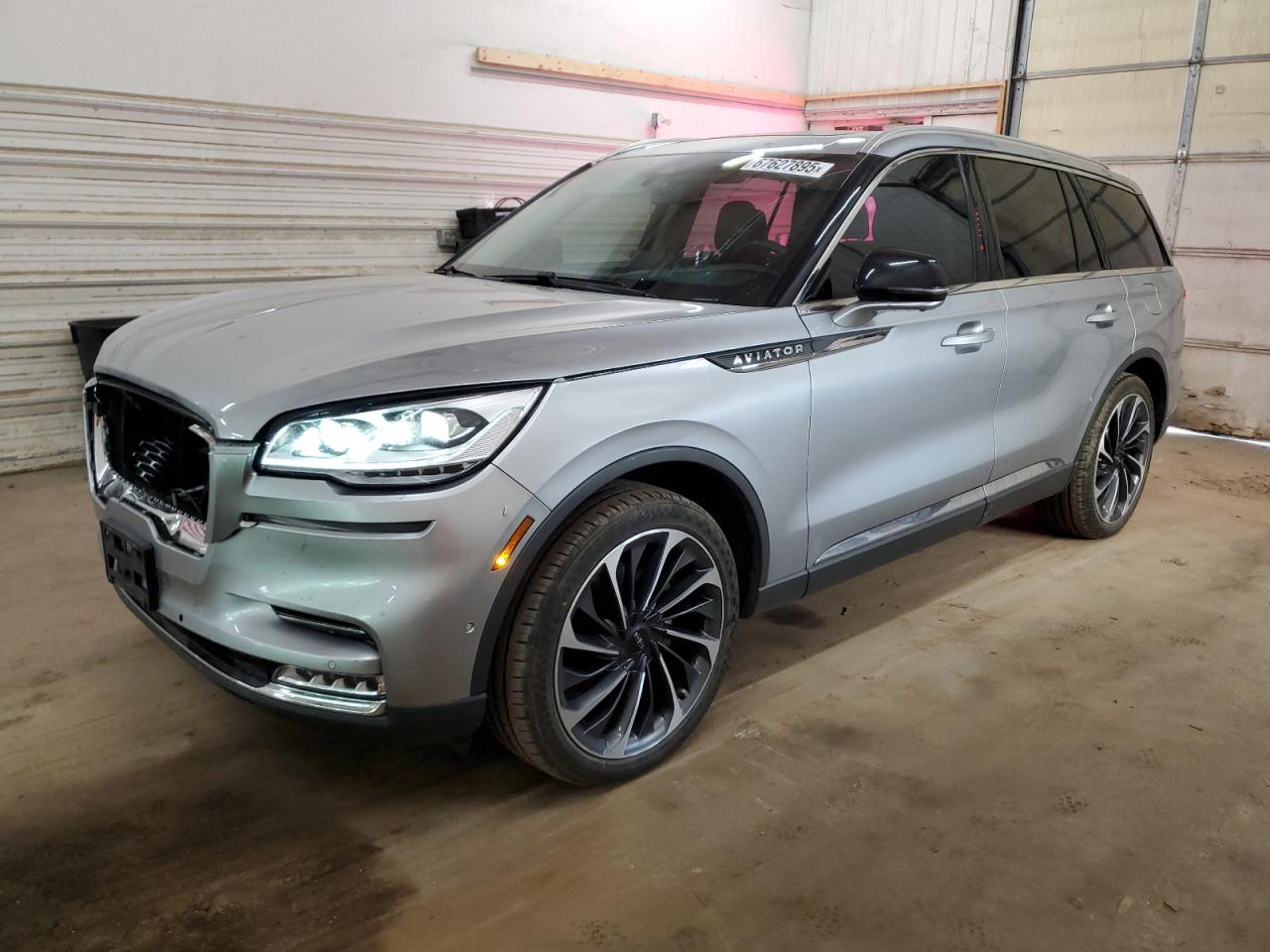 2020 Lincoln Aviator Reserve, VIN 5LM5J7XC8LGL29223 — Перед