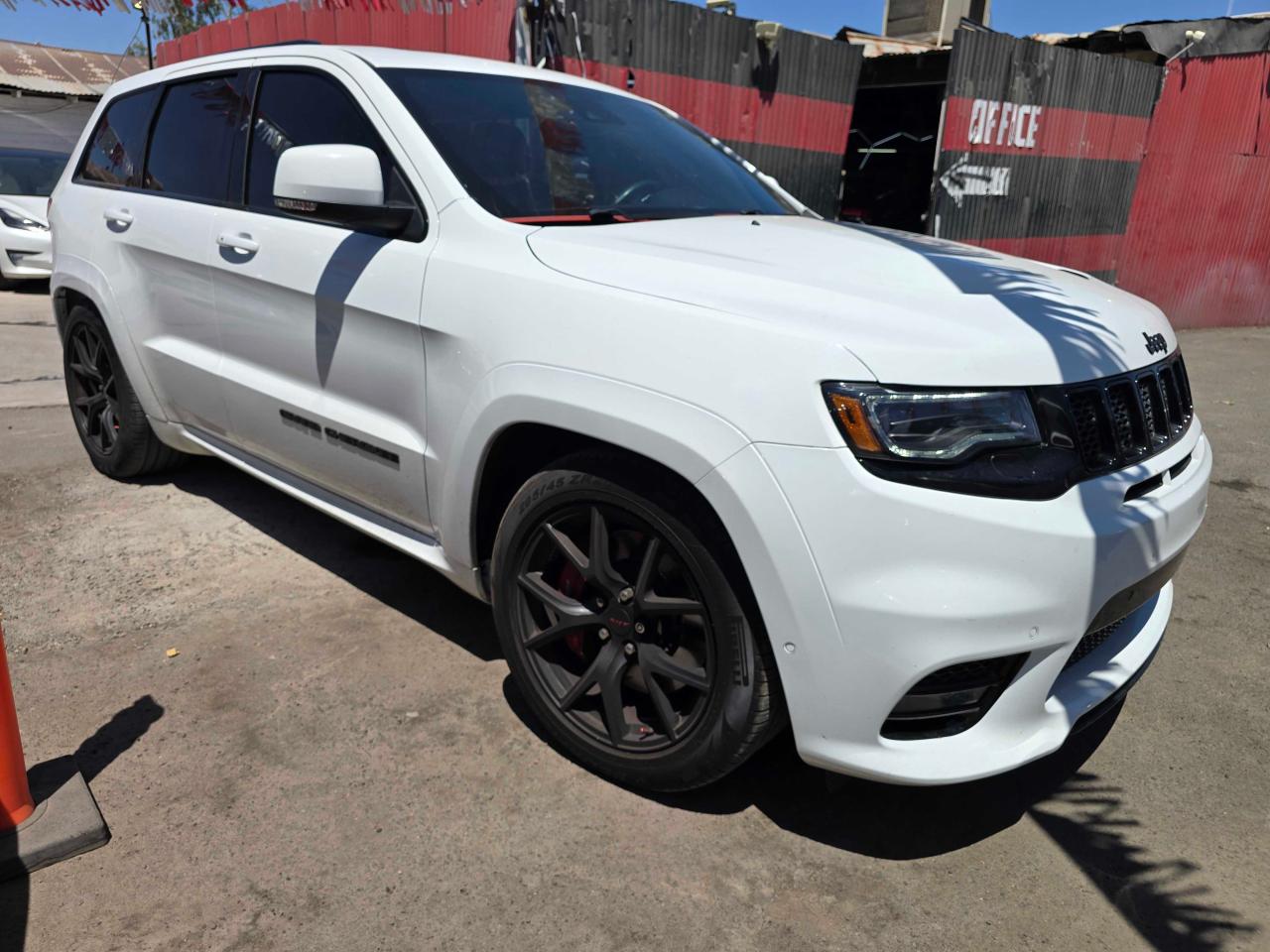 2019 Jeep Grand Cherokee SRT, VIN 1C4RJFDJ5KC835149 — Ранее повреждён