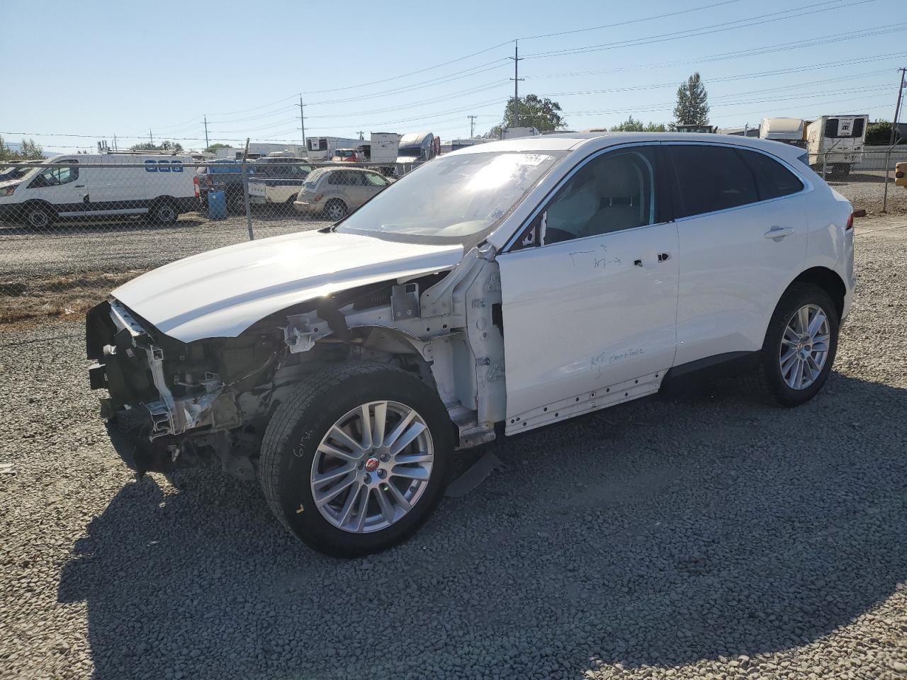 2020 Jaguar F-Pace 30t Prestige, VIN SADCK2GX0LA639052 — Front end