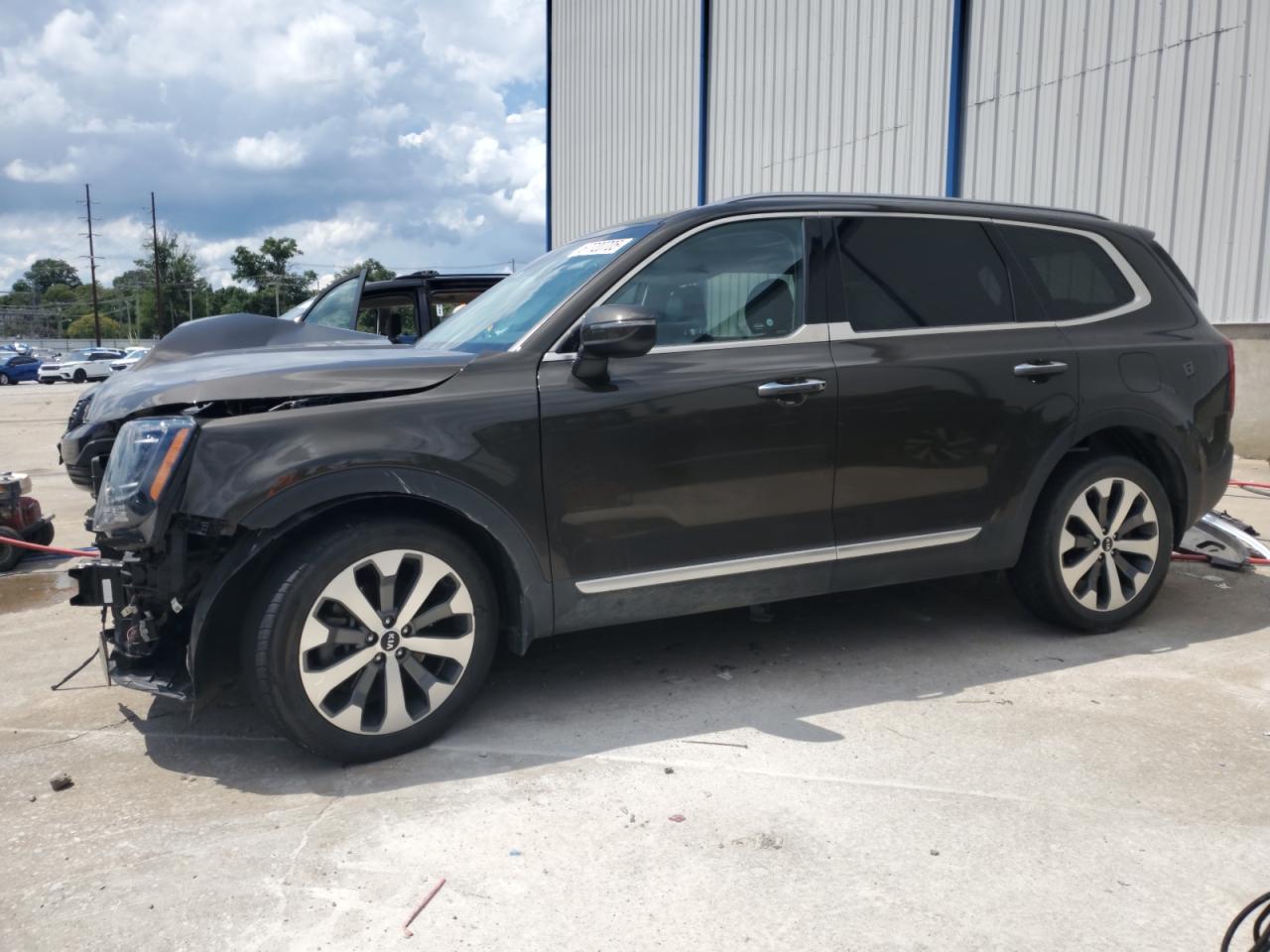 2020 Kia Telluride S, VIN 5XYP64HC5LG086875 — Front end