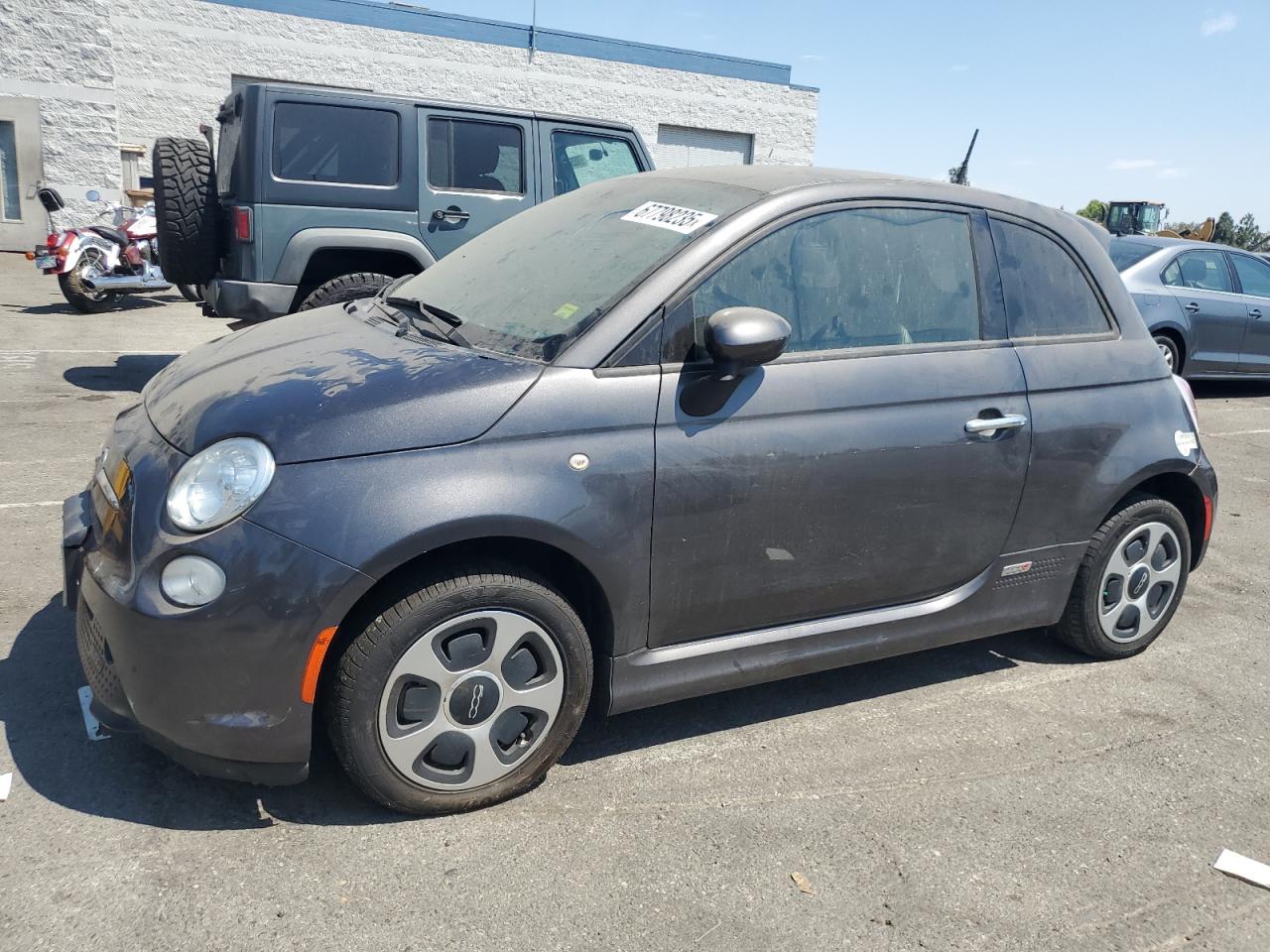 2015 FIAT 500e, VIN 3C3CFFGE7FT570223 — Minor dents and scratches