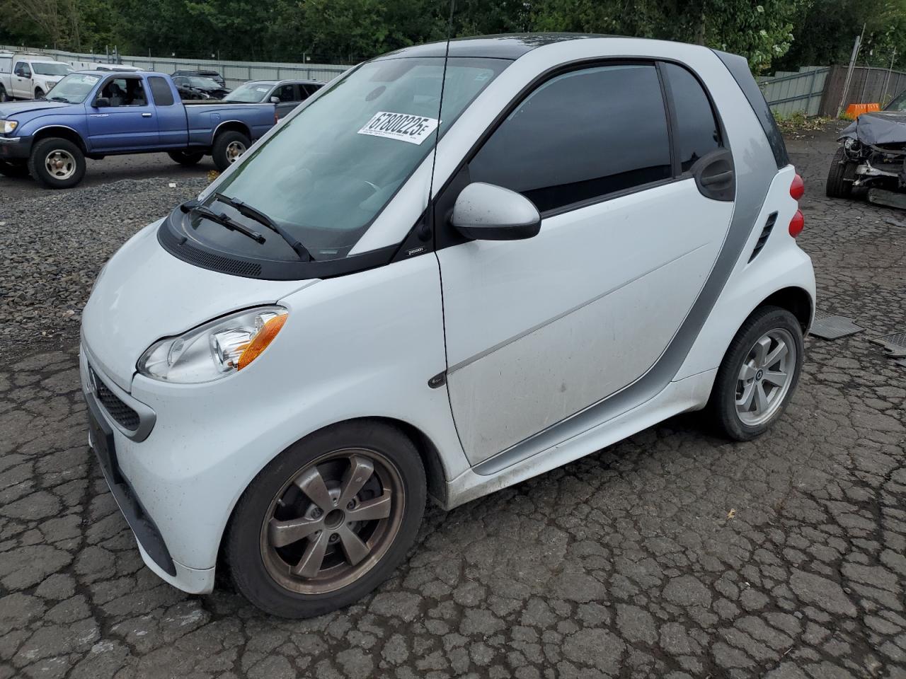 2013 Smart fortwo Pure, VIN WMEEJ3BA3DK632612 — Днище