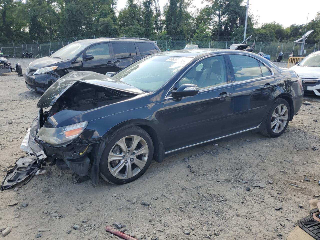 2010 Acura RL Technology, VIN JH4KB2F69AC000863 — Front end