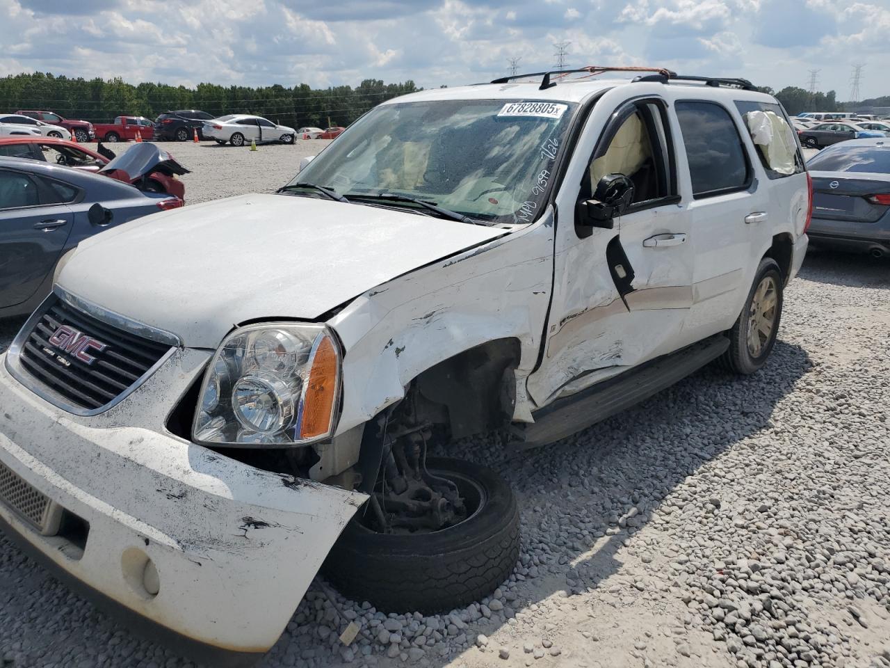 2007 GMC Yukon SLT, VIN 1GKFC13067J353063 — Front end