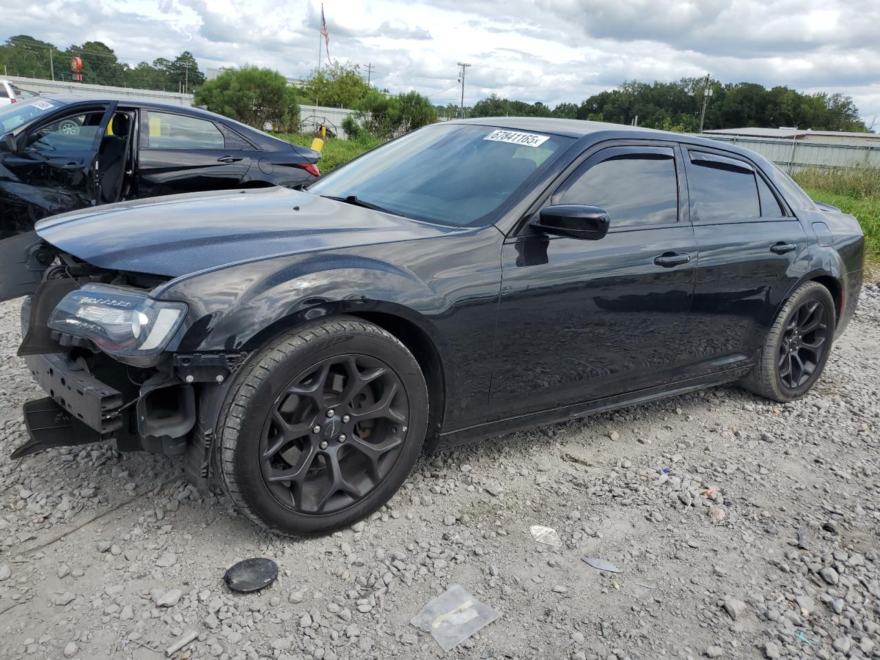 2019 Chrysler 300 S, VIN 2C3CCABT5KH704909 — Auction photo