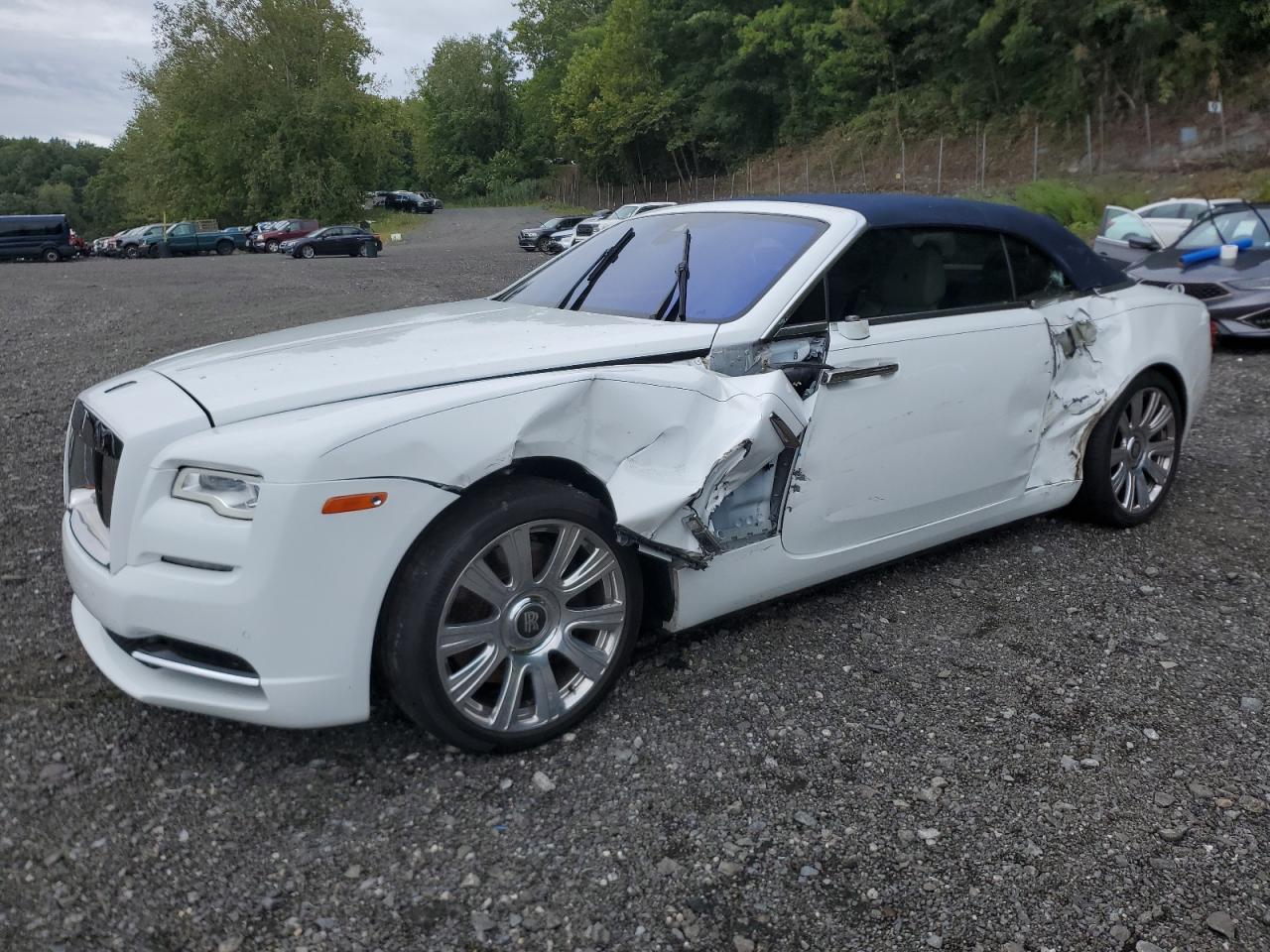 2017 Rolls-Royce Dawn, VIN SCA666D54HU107193 — Side